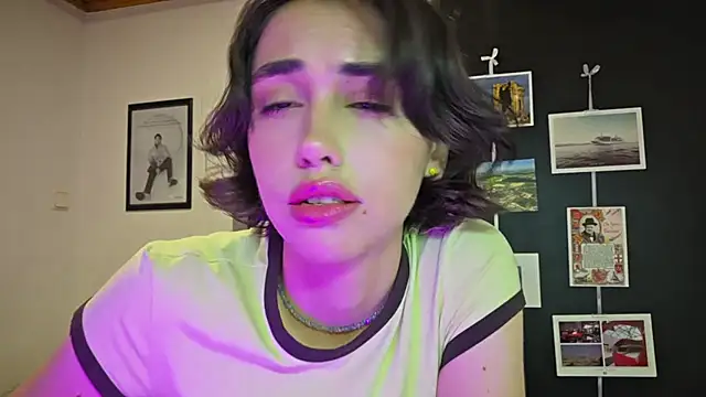 Mikka_Sargoni Chat XXX in diretta