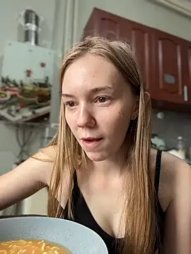 Chat +18 de MilaMoone ao vivo