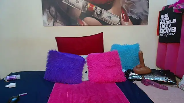 Moreish-06's Live XXX Chat