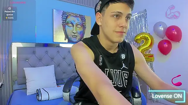 Ethanx18_ – Naživo XXX chat