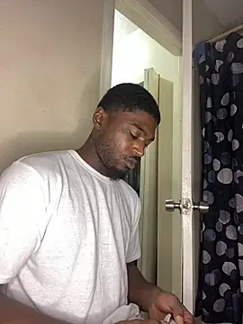 BrownSkinHandsome's Live XXX Chat
