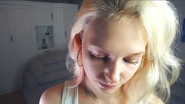 CorrieJust Chat XXX in diretta