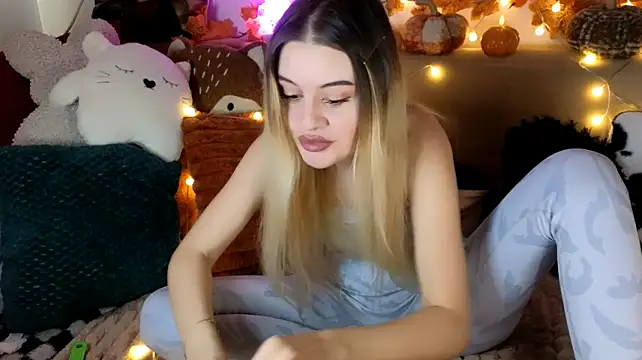 nicollewetpussy Adlı Modelin Canlı XXX Sohbeti
