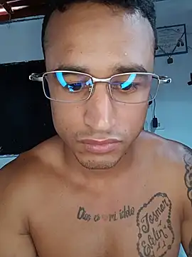 Chat +18 de Fitneehot ao vivo