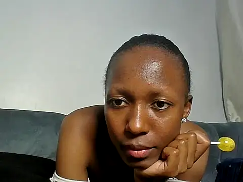 XXX chat uživo modela pretty_doll04