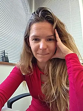 Chat +18 de lucie_mehott ao vivo