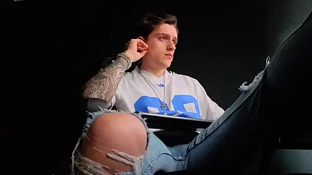Онлайн чат XXX FelixStarkk