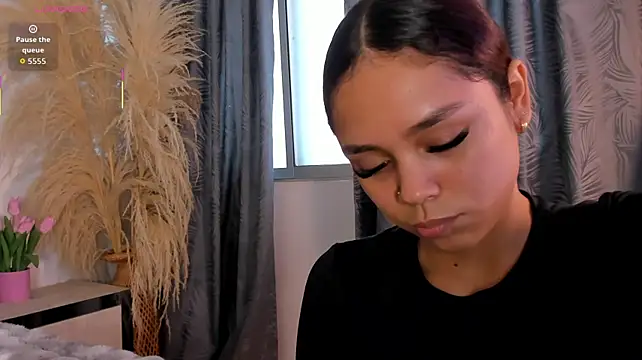 Chat XXX en directo de CarolineFyre