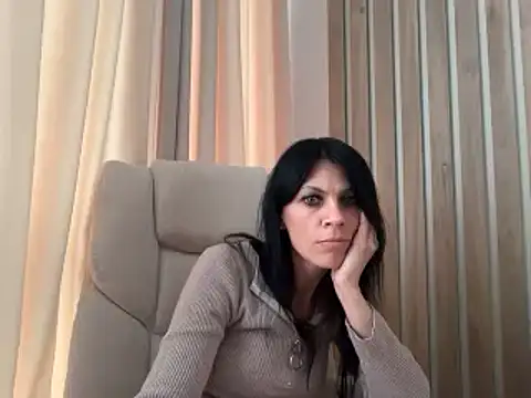 Онлайн чат XXX InjaAtHome