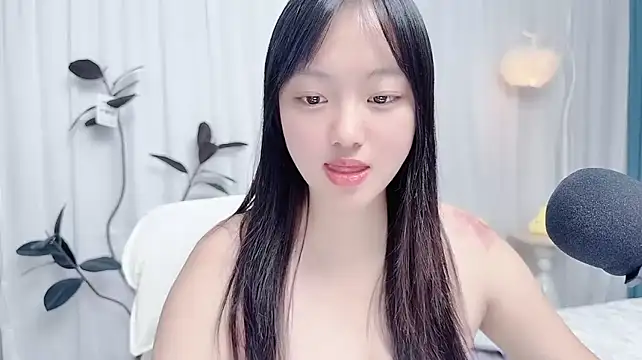 Winnie666999 现场XXX聊天