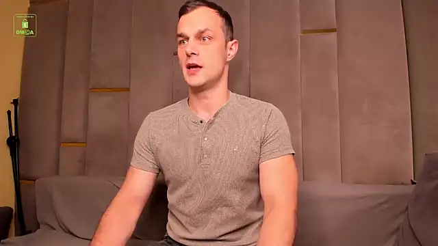Chatroom XXX en direct de BrandonNorris