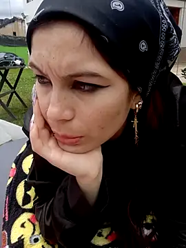 _yuyi XXX чат на живо