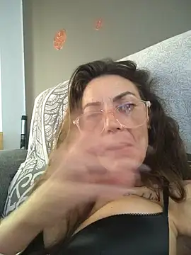 Chat XXX en directo de Eimikuro11