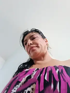 Chat XXX ao vivo de katysquirtdirty