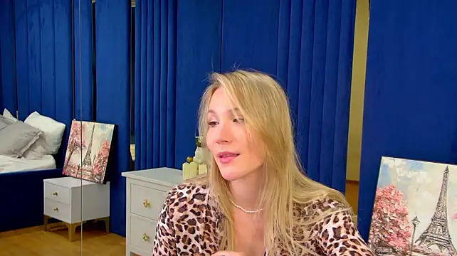 ElaraVoltage Chat XXX in diretta