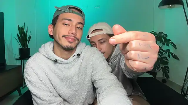แชท XXX สดของ Noah_and_Steven