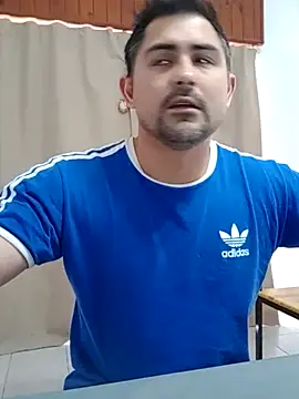 Bradd_32 Adlı Modelin Canlı XXX Sohbeti