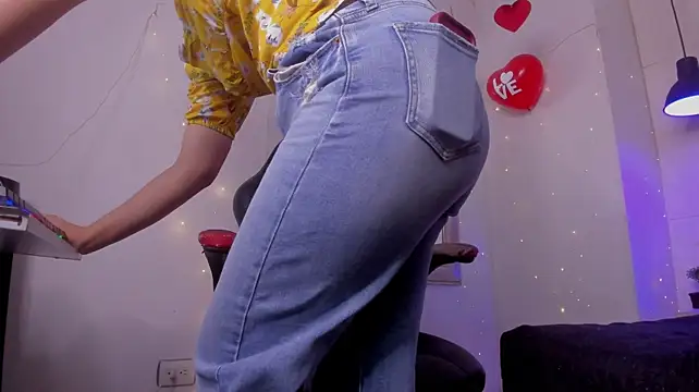 angel_hardy_dl élő XXX-chatje
