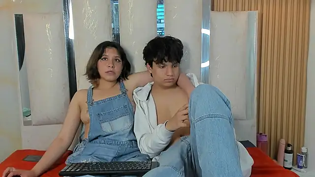 Chat +18 de NoMercyDuo ao vivo