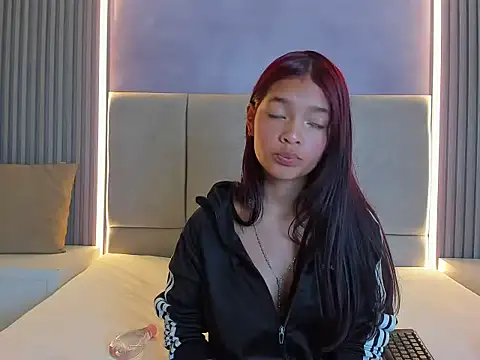Lia_Elowen's Live XXX Chat