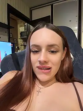 Baby_Lisaaan – Naživo XXX chat