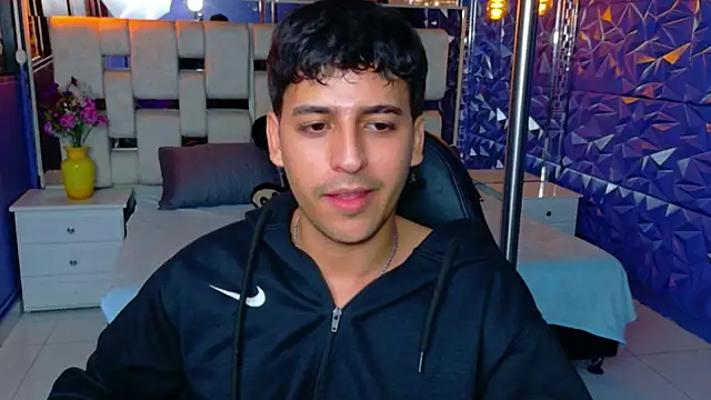 Chatroom XXX en direct de ian_sprouse
