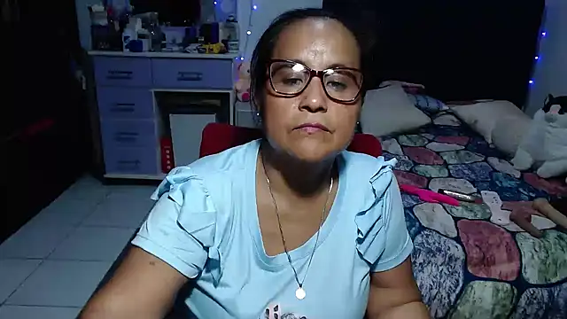 pervert_mommy_ – Naživo XXX chat