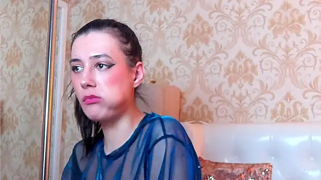 JuliaHunts Adlı Modelin Canlı XXX Sohbeti