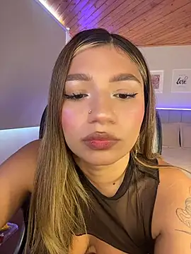 Issa_pink18 লাইভ XXX চ্যাট