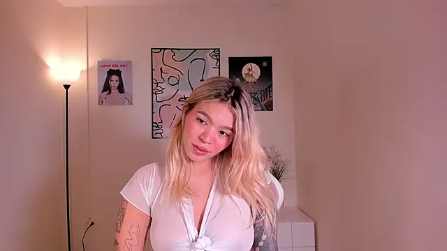 Chat +18 de Adria_ross ao vivo