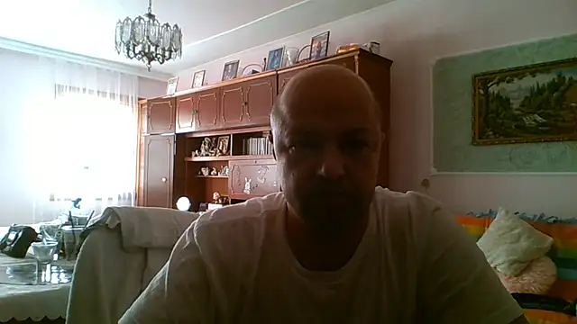 Luceriusbigass Chat XXX live