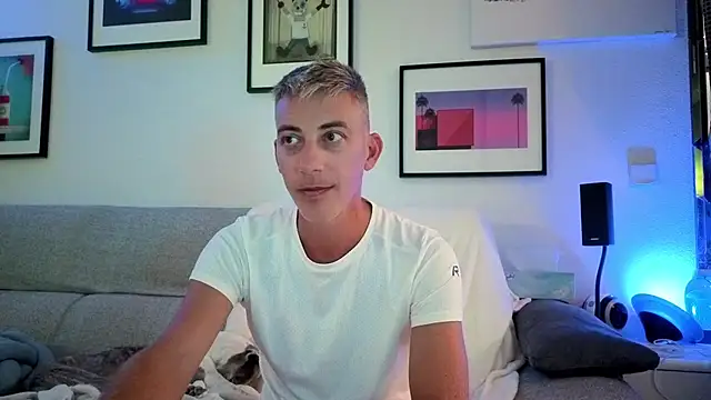 1Hugo1 Live XXX-Chat