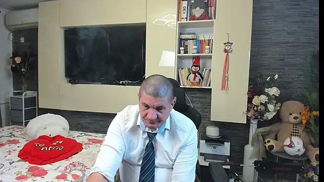 SpartacusDaddy48 live XXX chat