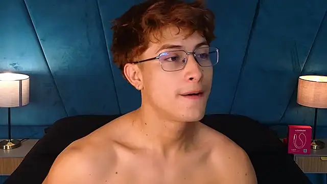 Aaron_Eze Chat XXX live