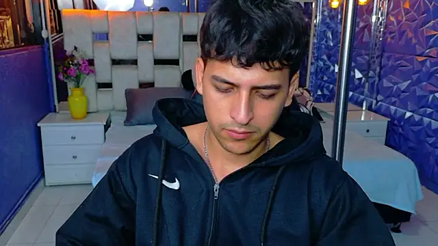 ian_sprouse's Live XXX Chat