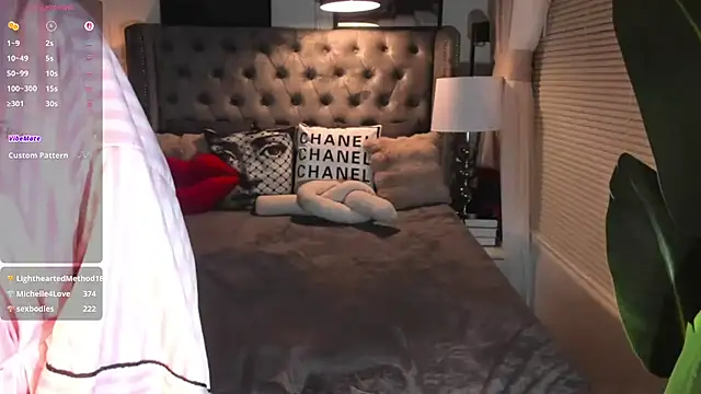 دردشة ParisianDoll الجنسية المباشرة