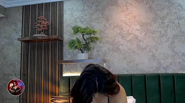 دردشة MonicaMoret الجنسية المباشرة