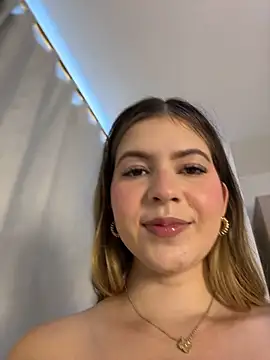 צ'אט XXX בשידור חי של naughty__angel
