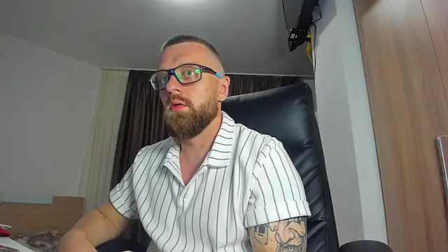 Živý XXX chat Findom_guy