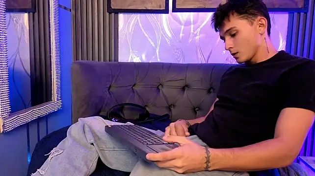 Czat XXX na żywo – Axel_Ryder