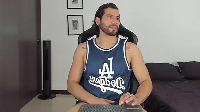 Dereck_vega Chat XXX in diretta