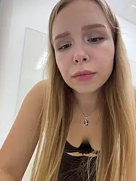 Liza_risky Adlı Modelin Canlı XXX Sohbeti