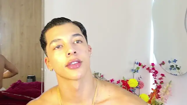 Czat XXX na żywo – Troye_Williams