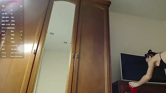 Crazy1One Chat XXX live