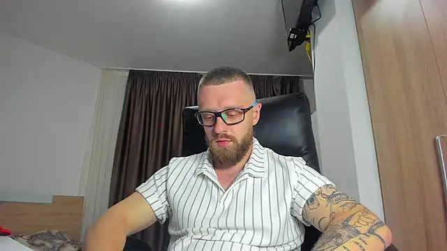 XXX chat uživo modela Findom_guy