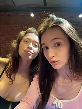 -missbehaving- live XXX chat
