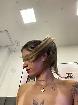 JuliaColemann XXX чат на живо