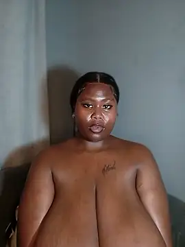 MissTiTi01 XXX чат на живо