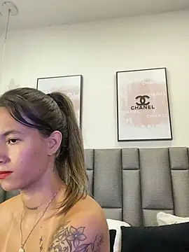 XXX chat uživo modela JuliaColemann