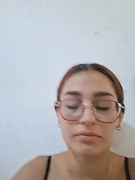 Živý XXX chat Ary-18